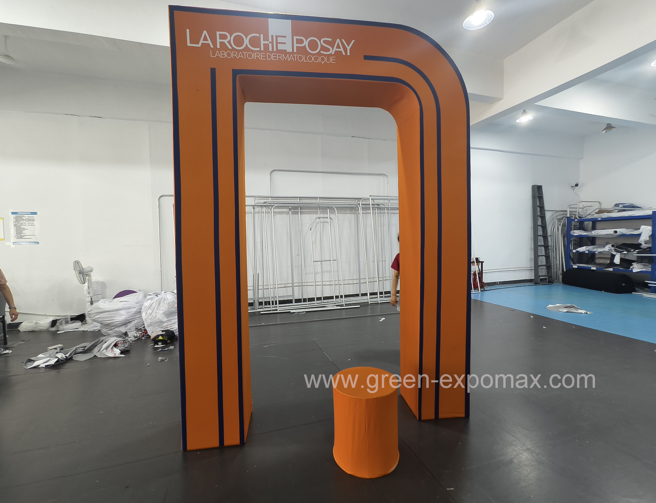 Arch customize banner stand