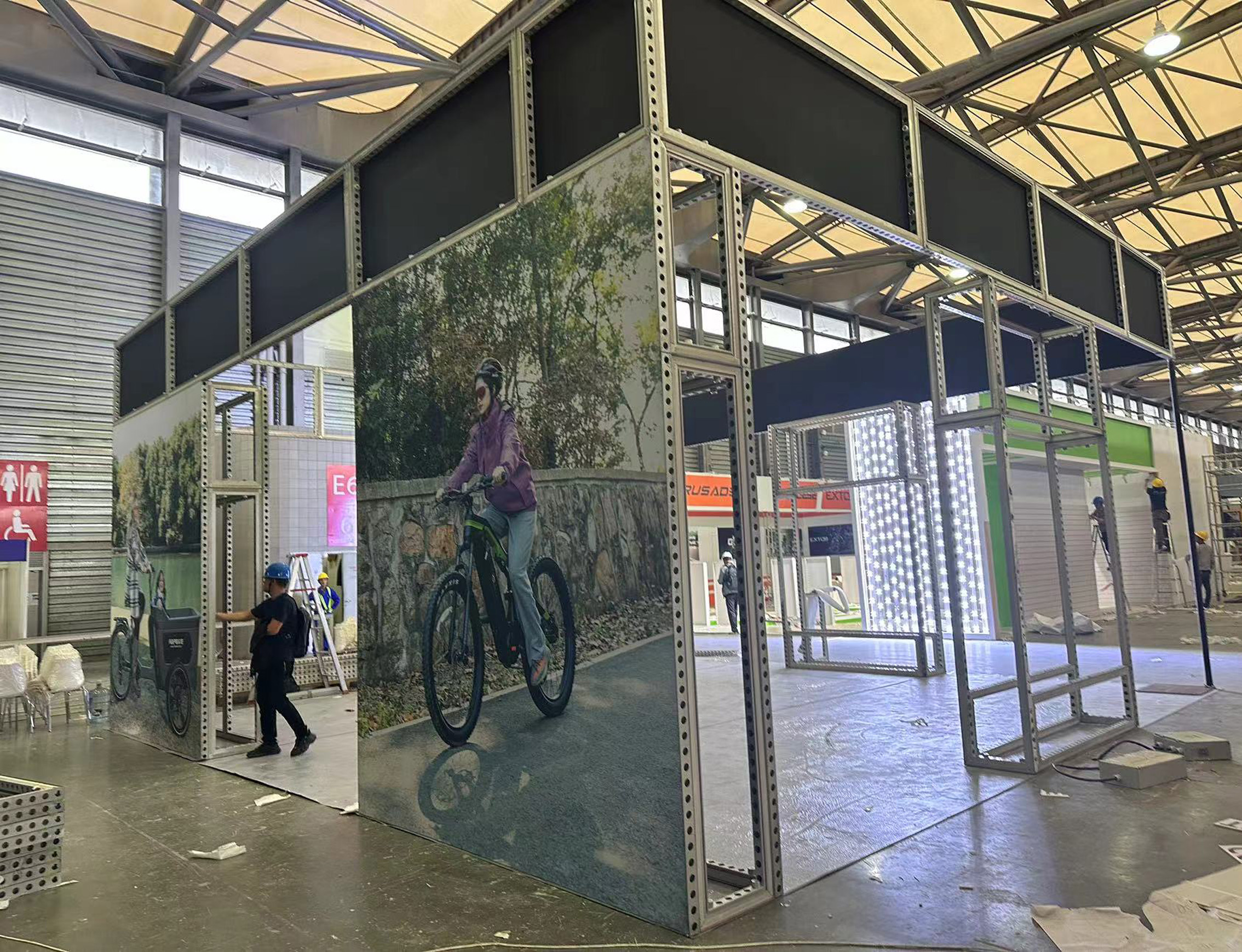 62mm Toolless modular easy frame for booth