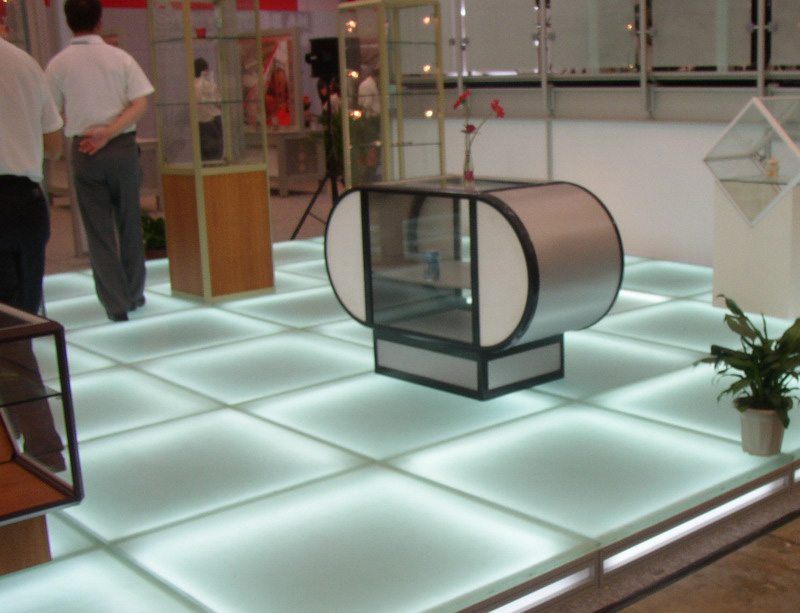 How to Choose Durable Trade Show Flooring Materials